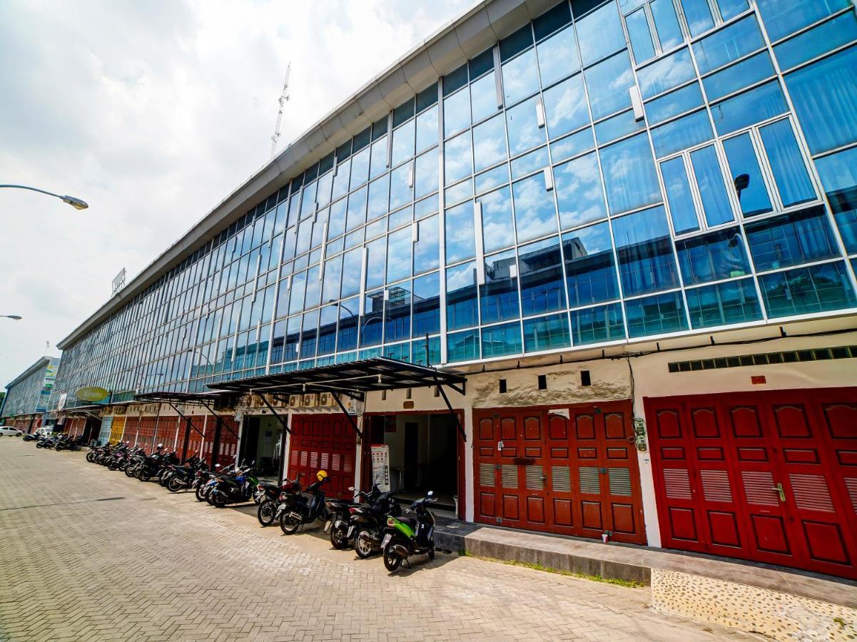 Oyo 91211 Mega Comfort Guest House Medan Exterior photo